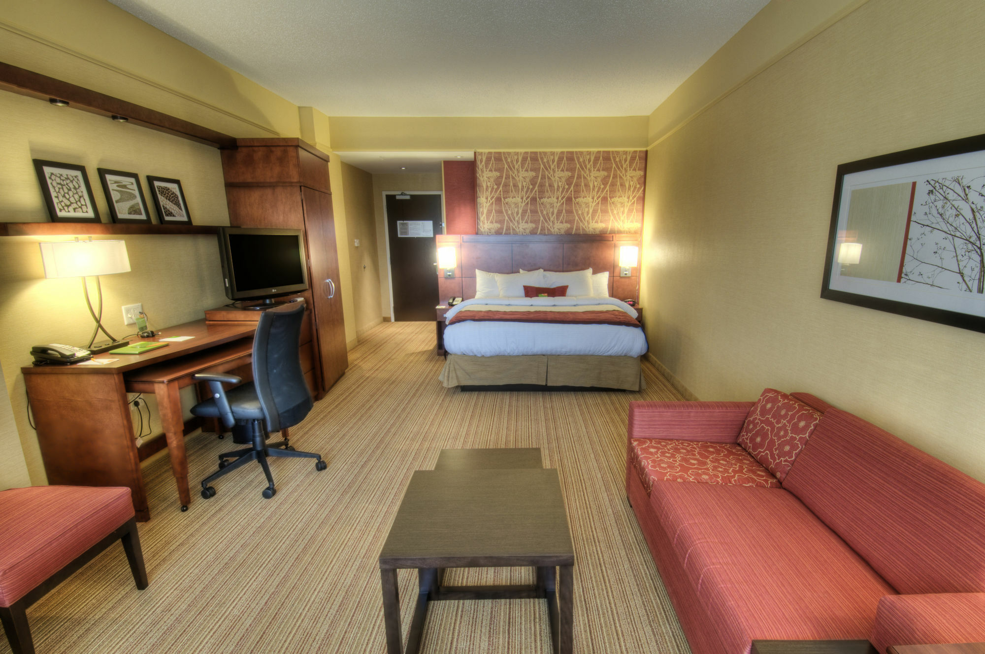 Courtyard By Marriott Greenville Downtown Exterior photo